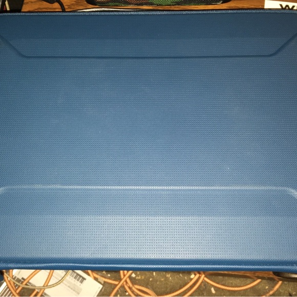 Thule Gauntlet 4.0 Laptop Sleeve for 15” Apple MacBook Pro - Picture 2 of 5